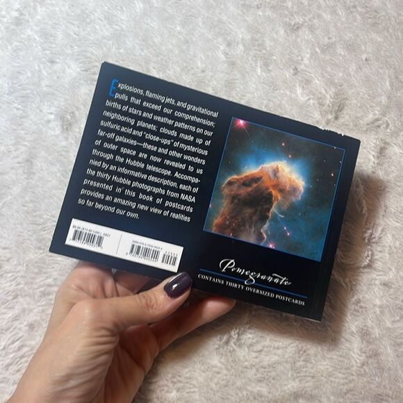 Space views from the Hubble telescope, a book of postcards - Picture 3 of 5